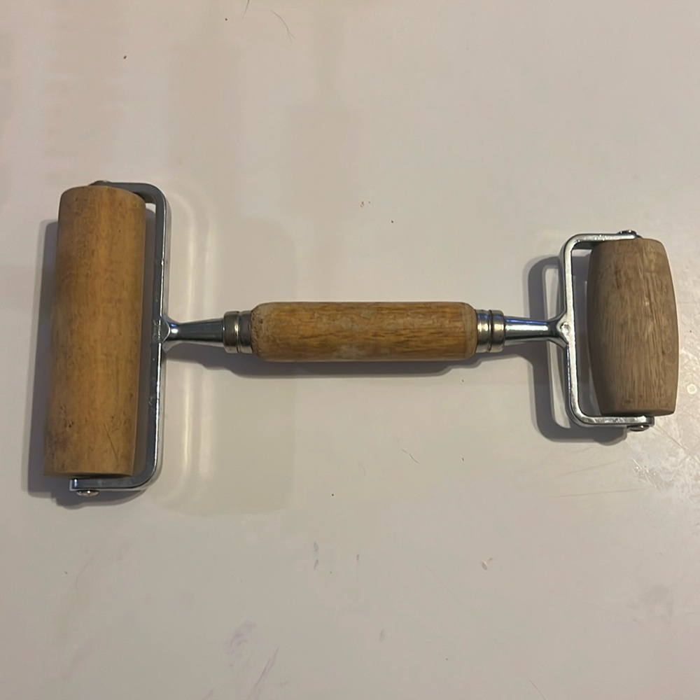 Pampered Chef Wooden Double Ended Pizza/Pastry Rolling Pin